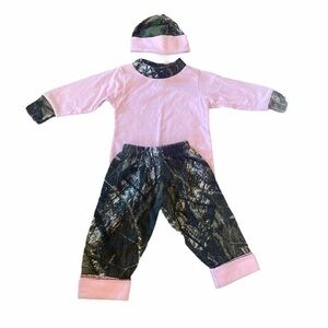 Baby camo outfir size 3-6 months